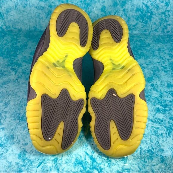 Jordan Future 'Grey/Volt' - Picture 7 of 7